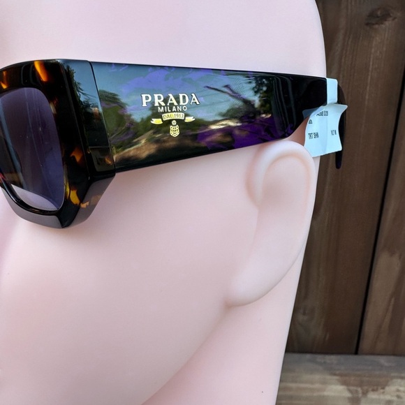 Prada Brown Sunglasses with Geometric Design - Picture 4 of 14